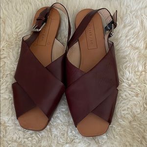 Maroon sandal